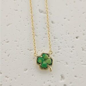 Kendra Scott Clover Gold Short Pendant Necklace